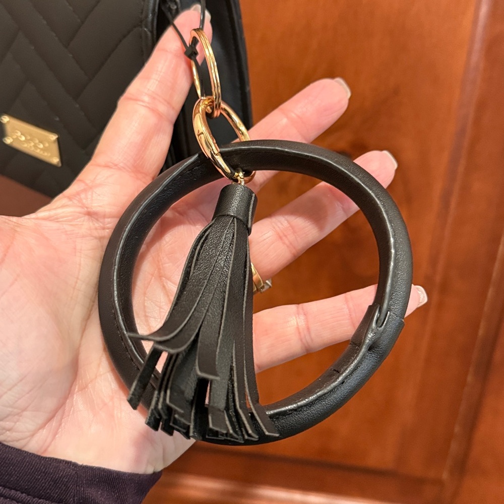 Black Quilted Crossbody Bag - Picture 6 of 11